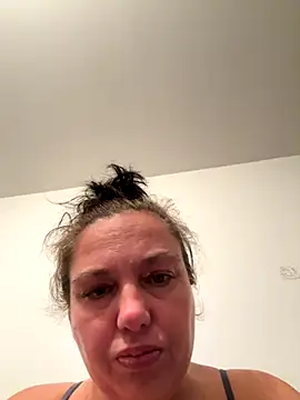 Snapshot of Eleanorxx chatting on 28, 10, 2025 Eleanorxx online show from 28, 10, 2025