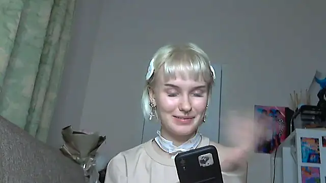 Paradoxy  online show from 15, 12, 2025