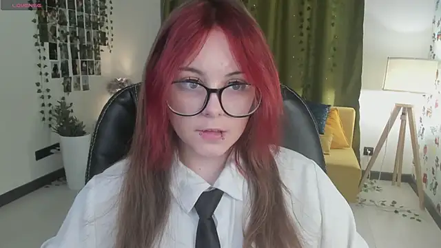 Snapshot of Monaco_Sun chatting on 8, 11, 2025 Monaco Sun online show from 8, 11, 2025