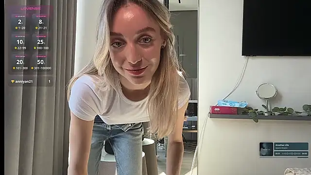 SophieBelll online show from 25, 10, 2025
