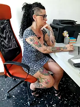 candymaxxx online show from 28, 5, 2026