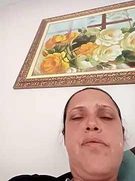 Crisribeiro online show from 2, 10, 2025