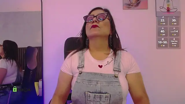 Snapshot of alahia_mellers chatting on 25, 10, 2025 alahia mellers online show from 25, 10, 2025