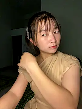 Snapshot of roxie-zz chatting on 22, 10, 2025 roxie-zz online show from 22, 10, 2025