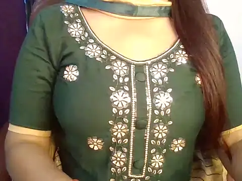 Snapshot of LOVELY_SUKOON chatting on 2, 10, 2025 LOVELY SUKOON online show from 2, 10, 2025