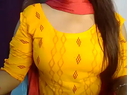 Snapshot of LOVELY_SUKOON chatting on 3, 10, 2025 LOVELY SUKOON online show from 3, 10, 2025