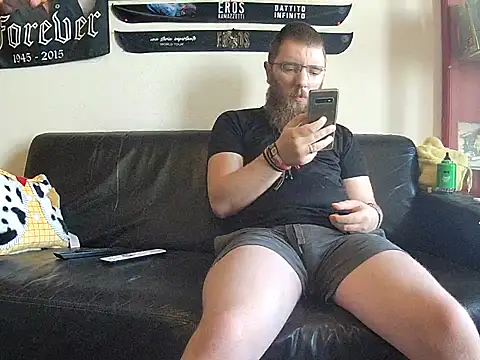 Snapshot of kinderkooriscoel- chatting on 6, 8, 2026 kinderkooriscoel- online show from 6, 8, 2026