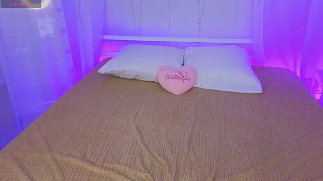  Amelia Shine  online show from 8, 10, 2025