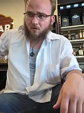 Snapshot of bear8t chatting on 25, 5, 2026 bear8t online show from 25, 5, 2026