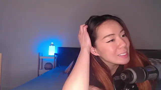 Snapshot of blueburrypie chatting on 24, 10, 2025 blueburrypie online show from 24, 10, 2025