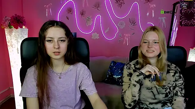 Snapshot of rebecca_smile chatting on 23, 4, 2026 rebecca smile online show from 23, 4, 2026
