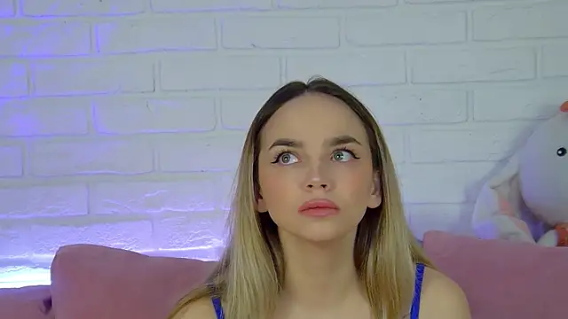 Snapshot of AnitaVenture chatting on 26, 11, 2025 AnitaVenture online show from 26, 11, 2025