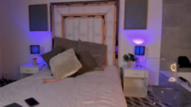 Violeta dh online show from 5, 11, 2025