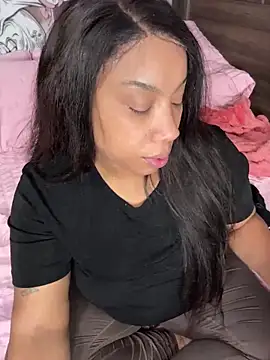 Snapshot of NeliaHexxen chatting on 24, 10, 2025 NeliaHexxen online show from 24, 10, 2025