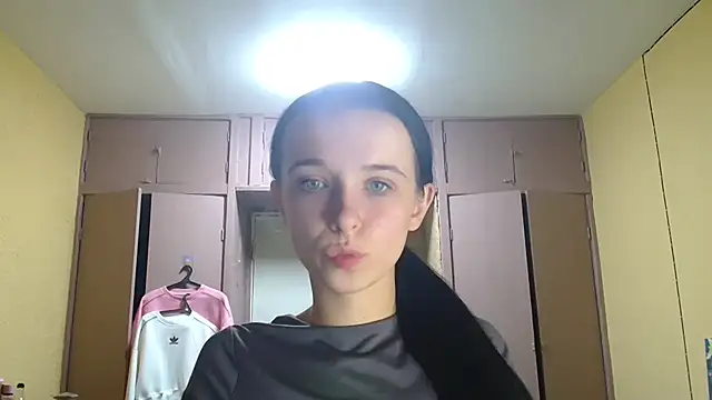 Emilia Light online show from 4, 10, 2025