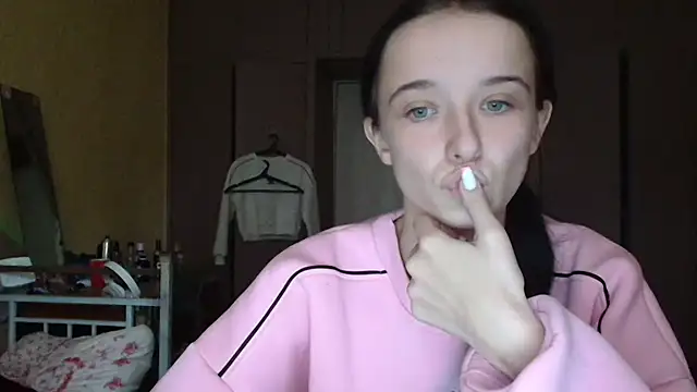 Emilia Light online show from 7, 10, 2025