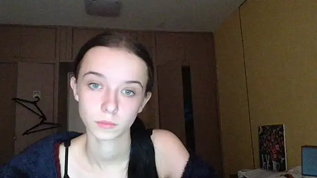 Emilia Light online show from 8, 10, 2025