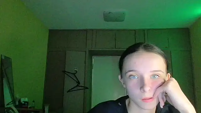 Emilia Light online show from 11, 10, 2025