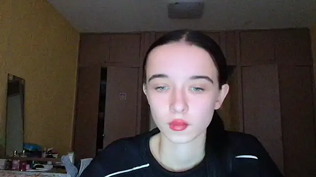 Emilia Light online show from 18, 11, 2025