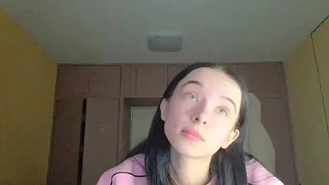 Emilia Light online show from 3, 12, 2025