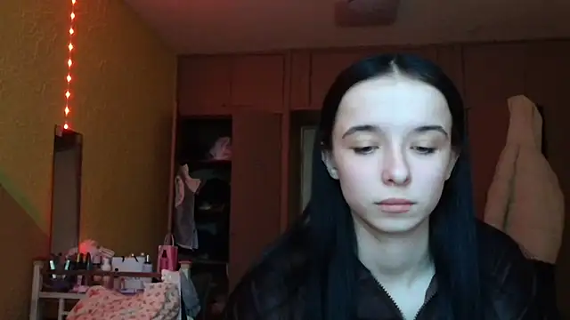 Emilia Light online show from 4, 3, 2026