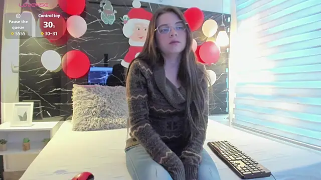 ZOE LE online show from 22, 12, 2025