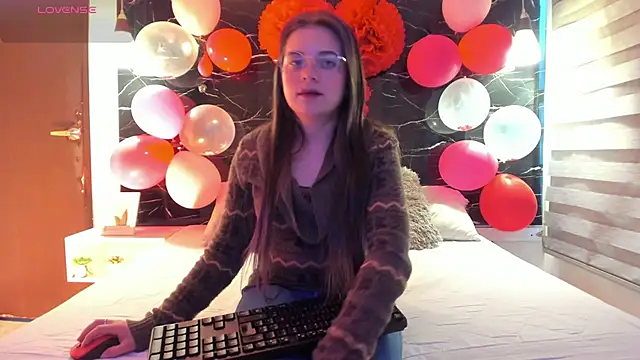 ZOE LE online show from 19, 2, 2026