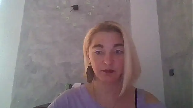 Snapshot of GoldenAngelMilf chatting on 30, 9, 2025 GoldenAngelMilf online show from 30, 9, 2025