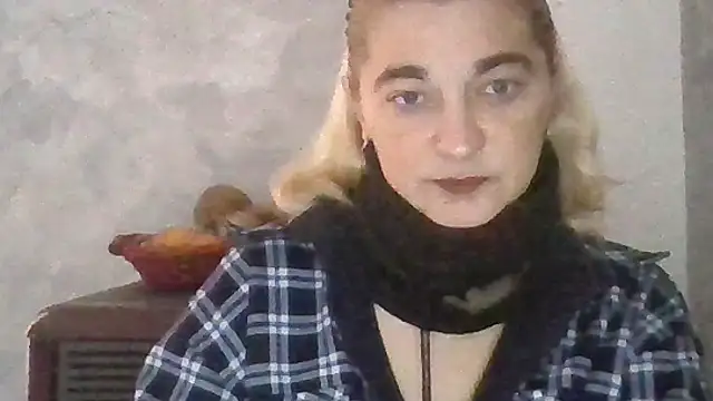 Snapshot of GoldenAngelMilf chatting on 2, 2, 2026 GoldenAngelMilf online show from 2, 2, 2026