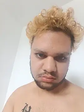 Snapshot of James55pp chatting on 5, 11, 2025 James55pp online show from 5, 11, 2025