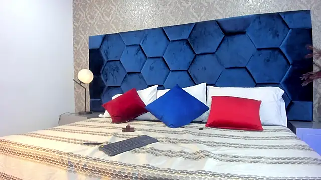 Angelina Roa online show from 29, 11, 2025