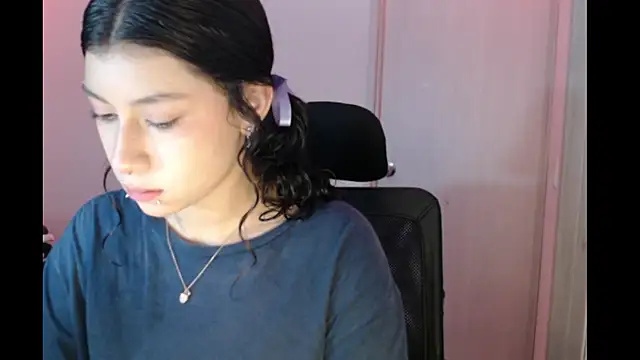 Ivonnybonn online show from 13, 11, 2025