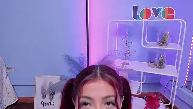 KathiaSaenz  online show from 5, 12, 2025