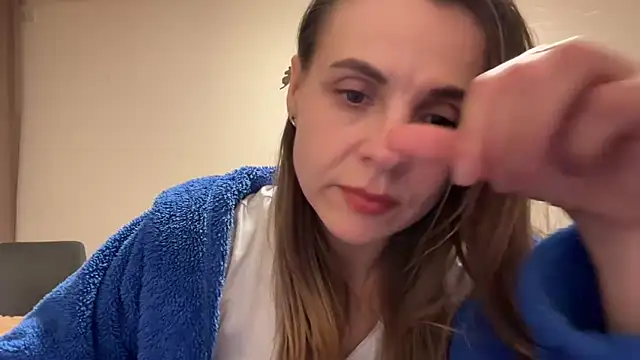 Snapshot of AnnieLove7722 chatting on 16, 10, 2025 AnnieLove7722 online show from 16, 10, 2025