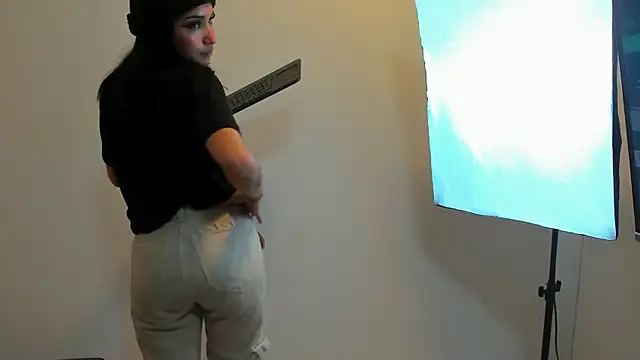 Daphne Nicolle online show from 15, 10, 2025