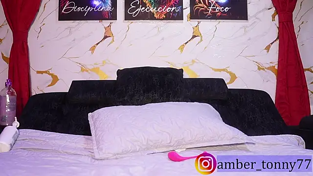 Snapshot of amber_tonny77 chatting on 18, 12, 2025 amber tonny77 online show from 18, 12, 2025