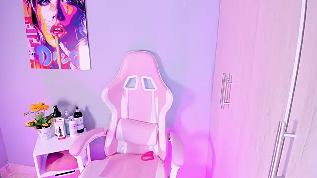 Athenea  fox online show from 24, 11, 2025