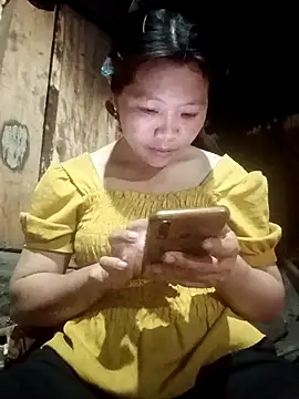 Snapshot of bree-zz chatting on 4, 3, 2026 bree-zz online show from 4, 3, 2026