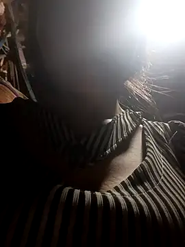 Snapshot of bree-zz chatting on 7, 3, 2026 bree-zz online show from 7, 3, 2026