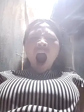 Snapshot of bree-zz chatting on 18, 3, 2026 bree-zz online show from 18, 3, 2026