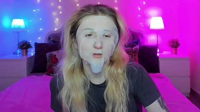 Snapshot of CamillaDreamer chatting on 8, 1, 2026 CamillaDreamer online show from 8, 1, 2026