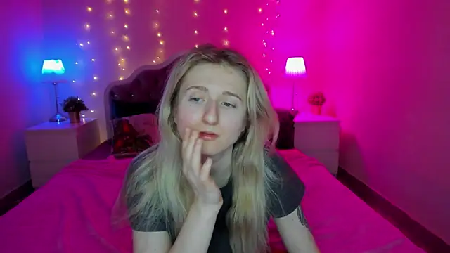 Snapshot of CamillaDreamer chatting on 16, 1, 2026 CamillaDreamer online show from 16, 1, 2026