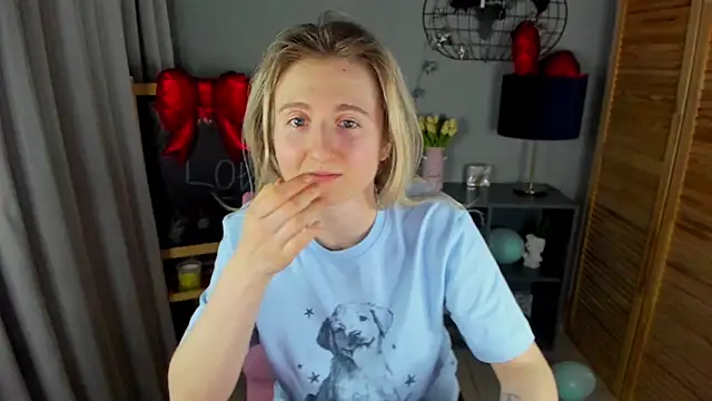 Snapshot of CamillaDreamer chatting on 22, 2, 2026 CamillaDreamer online show from 22, 2, 2026