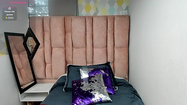 Snapshot of Issa_Milf__ chatting on 9, 3, 2026 Issa Milf online show from 9, 3, 2026