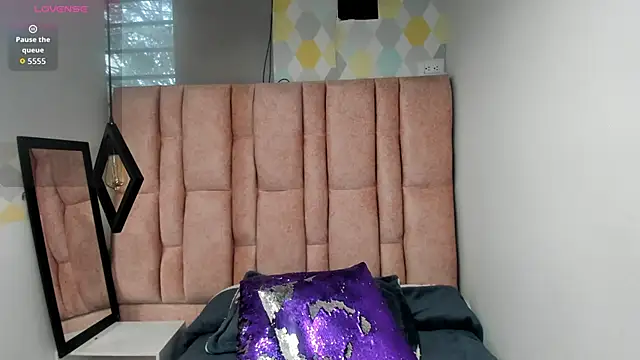 Snapshot of Issa_Milf__ chatting on 21, 3, 2026 Issa Milf online show from 21, 3, 2026