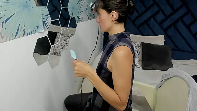 Snapshot of Valery_More__ chatting on 3, 10, 2025 Valery More online show from 3, 10, 2025