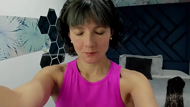 Snapshot of Valery_More__ chatting on 18, 11, 2025 Valery More online show from 18, 11, 2025