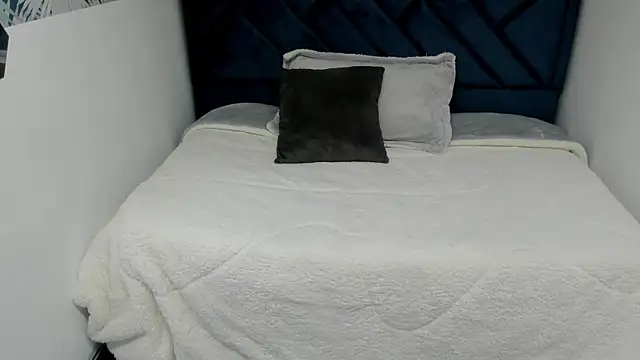 Snapshot of Valery_More__ chatting on 26, 11, 2025 Valery More online show from 26, 11, 2025