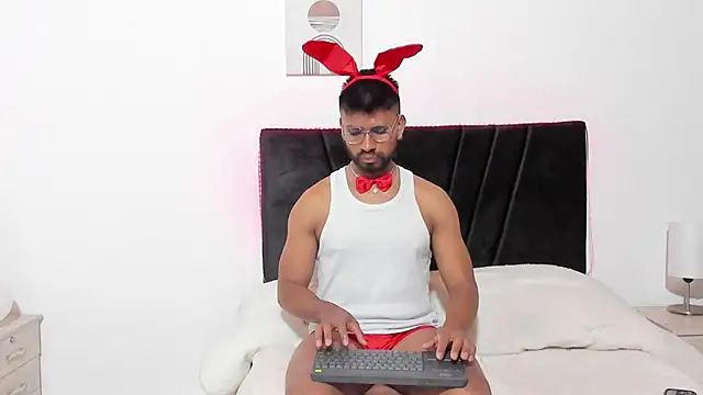 Snapshot of Taylormaccurdy_ chatting on 31, 10, 2025 Taylormaccurdy online show from 31, 10, 2025