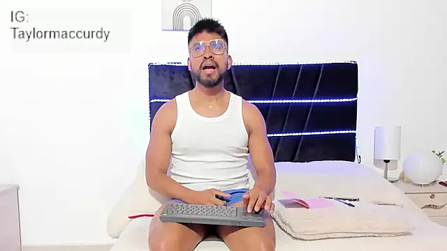 Snapshot of Taylormaccurdy_ chatting on 19, 1, 2026 Taylormaccurdy online show from 19, 1, 2026